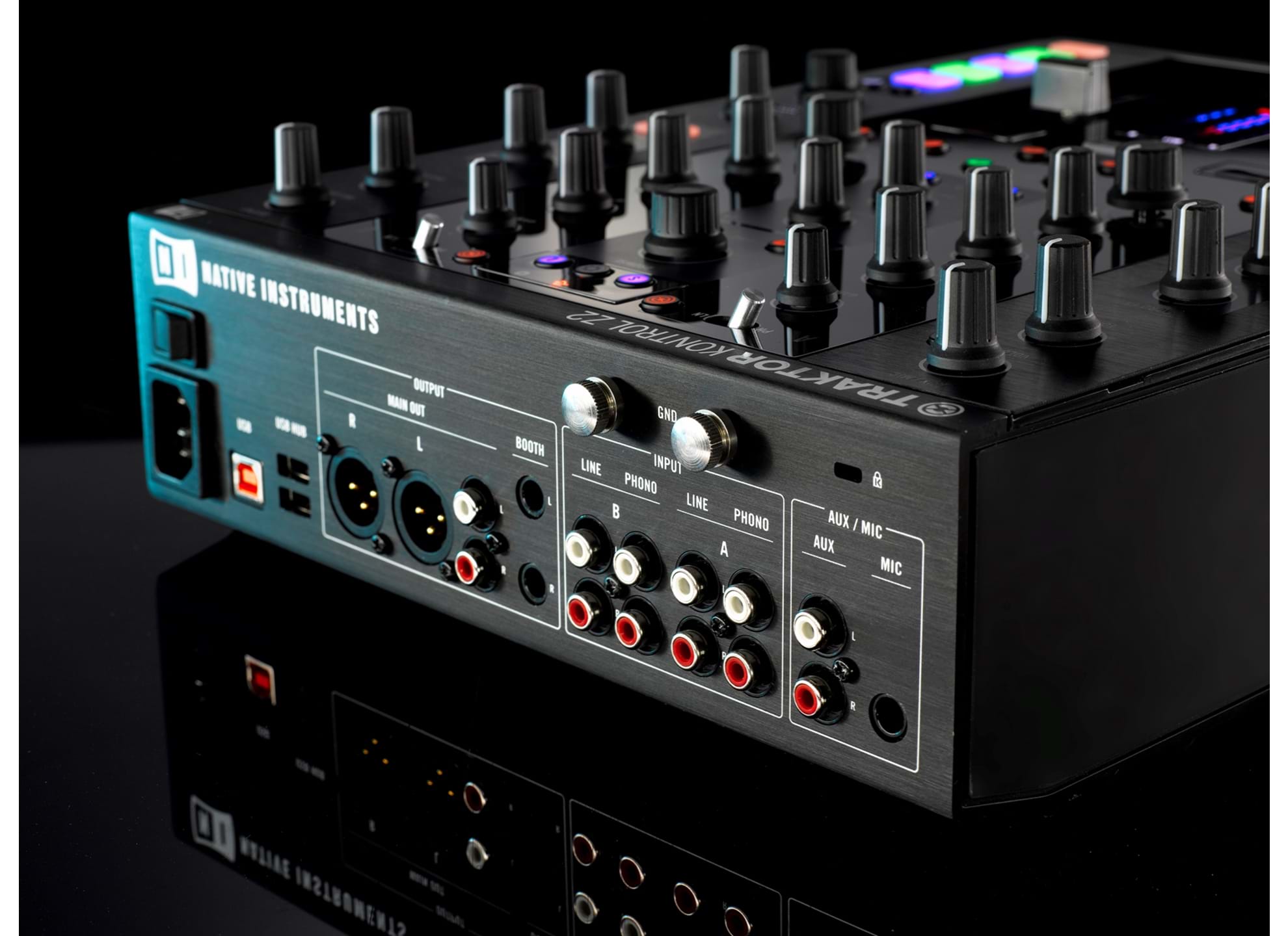 【 大感謝セール】 NATIVE INSTRUMENTS TRAKTOR KONTROL Z2 - DJ機器